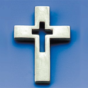 Pins Croix évidée argentée 1.5x2 cm