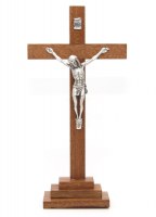Crucifix sur pied. 17 cm.
