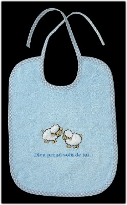 Bavoir bleu en éponge moutons brodés