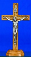Crucifix sur pied 8 cm.