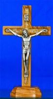 Crucifix sur pied 8 cm.