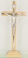 Crucifix sur pied 20 cm.