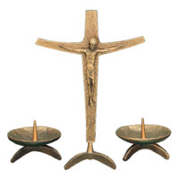 Crucifix sur pied en bronze